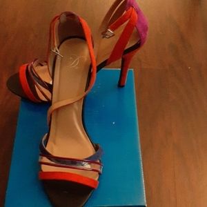 Multi colored heel